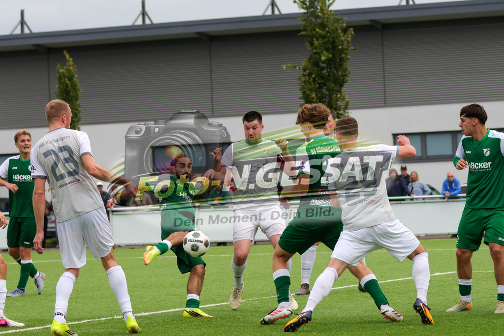 SV Rödinghausen II - FC RW Kirchlengern | Auf dem Bild zu sehen: ; grün SV Rödinghausen II: Arda Ermis (2:1) ; grau FC RW Kirchlengern: Dennis Quirin SV Rödinghausen II, FC RW Kirchlengern, Saison 26/27, Westfalenliga, Rödinghausen, Deutschland - Realisiert mit Pictrs.com