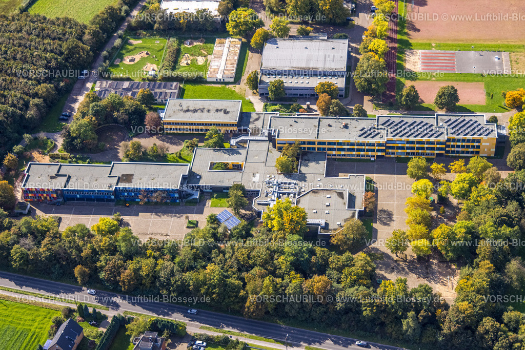 Voerde241009425 | Luftbild, Schulzentrum Voerde Nord, GV Gymnasium Voerde, Sporthalle GV - SV 08/29 Friedrichsfeld Handball und Städtische Kita Kindergarten Am Gymnasium, Friedrichsfeld, Voerde, Niederrhein, Nordrhein-Westfalen, Deutschland