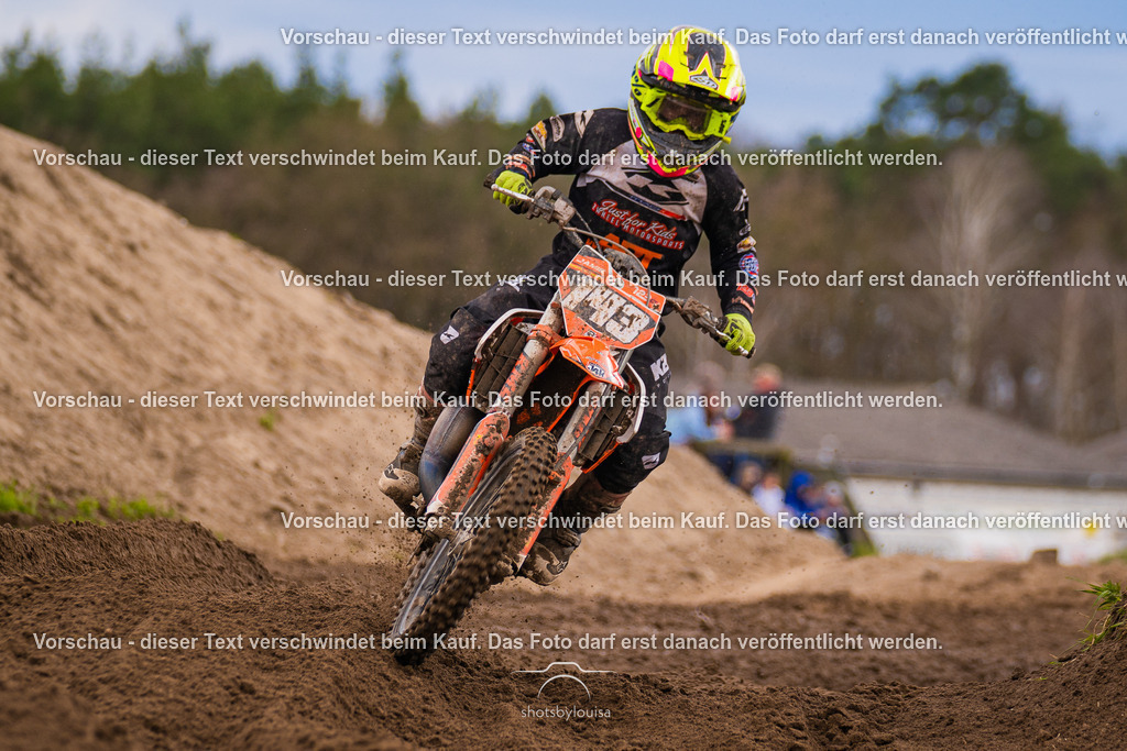 04_13_Bensdorf_85-3405 | Sportfotografin aus Berlin-Brandenburg mit Fokus auf Motocross. Ich halte deine sportliche Leistung und echte Emotionen auf und neben der Strecke professionell fest. Entdecke die Fotos von deinem Rennen und bestelle sie direkt hier im Shop.