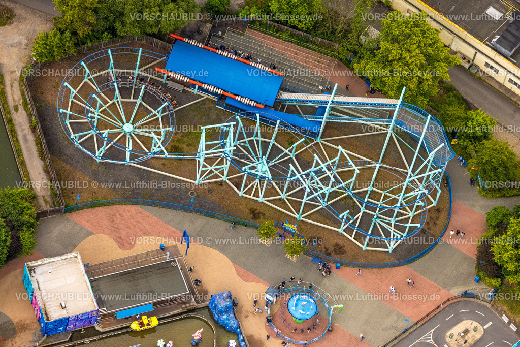 Bottrop240701750Kirchhellen | Luftbild, Movie Park Germany Themenpark, Freizeitpark zum Thema Film, Jimmy Neutron's Atomic Flyer, Fahrgeschäft, Kirchhellen-Nord-Ost, Bottrop, Ruhrgebiet, Nordrhein-Westfalen, Deutschland