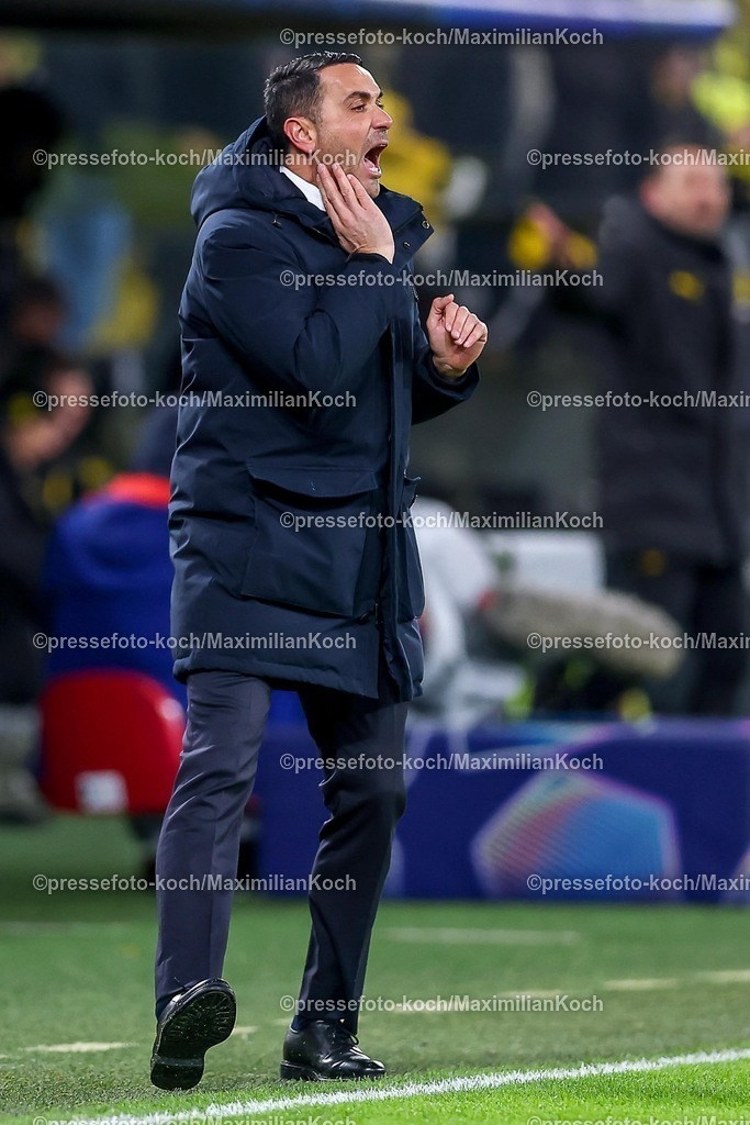 UCL17022601031 | 17.02.2026, Fußball, UEFA Champions League, Borussia Dortmund - Atalanta Bergamo, BVB Stadion, Play-Offs Hinspiel, Saison 2025 2026: Cheftrainer Raffaele Palladino (Atalanta Bergamo #hc) gestikulierend am Spielfeldrand   Regulations prohibit any use of photographs as image sequences and or quasi-video.