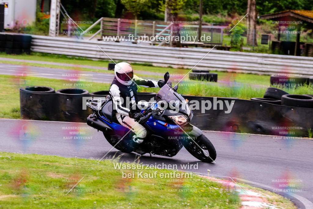 MotoTeamVBK-20419 | Hier findet Ihr Bilder von Touristenfahrten auf der Nürburgring Nordschleife oder von anderen Veranstaltungen die ich besucht habe. Viel Spass beim Durch Schauen 