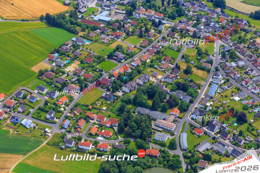 Die Luftaufnahme der Stadt Roeslau wurde vom UL-Flugzeug heraus erstellt ( keine Drohne )- hohe Auflösung für beste Qualität