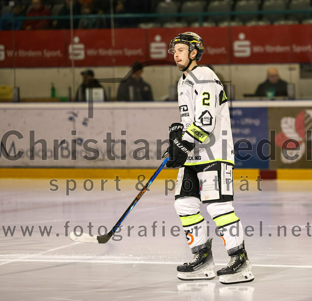 2024-02-16_076_TSV_Erding_gegen_ERSC_Amberg | Erding, Deutschland, 16.02.2024:
Eishockey, Bayernliga Playoffs 2023 / 2024, 1. Spieltag, TSV Erding gegen ERSC Amberg, Endergebnis: 1:2

Mauriz Silbermann (ERSC Amberg, #2)

Foto: Christian Riedel / fotografie-riedel.net