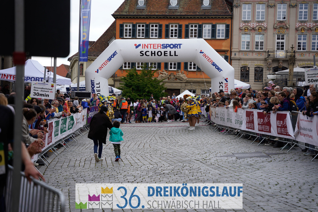 AOK Junior Cup 400m | 3Königslauf 2022 AOK Junior Cup 400m - Realisiert mit Pictrs.com