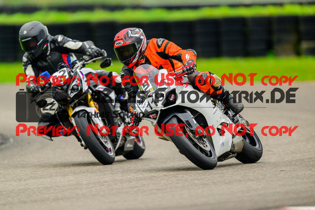 MaZZes_Fotomatrix_20241002_6007705_6526 | Fotograf Mathias Schmid
Sportfotograf,
Eventfotograf,
Hochzeitsfotograf,
Portraitfotograf