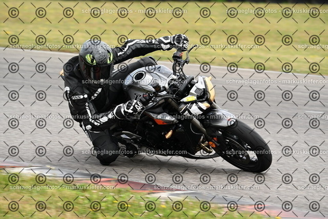 25bt02-0829 | markuskiefer.com - Realisiert mit Pictrs.com