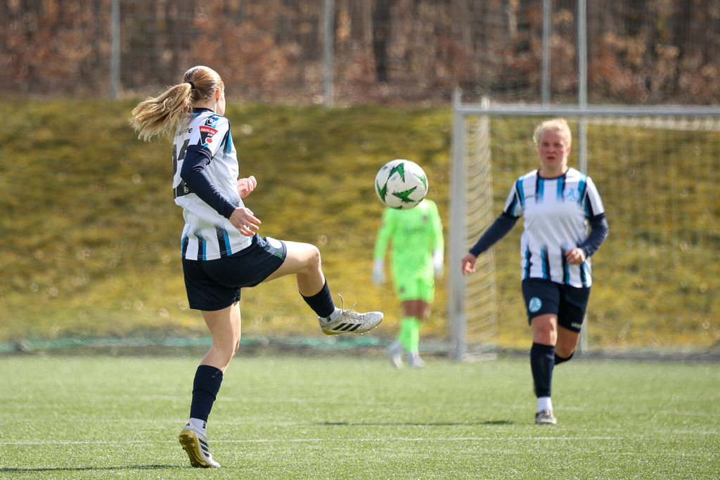 20260329-FCH-WaldebeneStuttgart_063 | 1.FC Heidenheim 1846 vs. FSV Waldebene Stuttgart, Fußball, Frauen, Oberliga, 2025/2026, 15. Spieltag, 29.03.2026 in Heidenheim, Kunstrasen b. Voith-Arena West(Foto: Michael Bulling) - Realisiert mit Pictrs.com