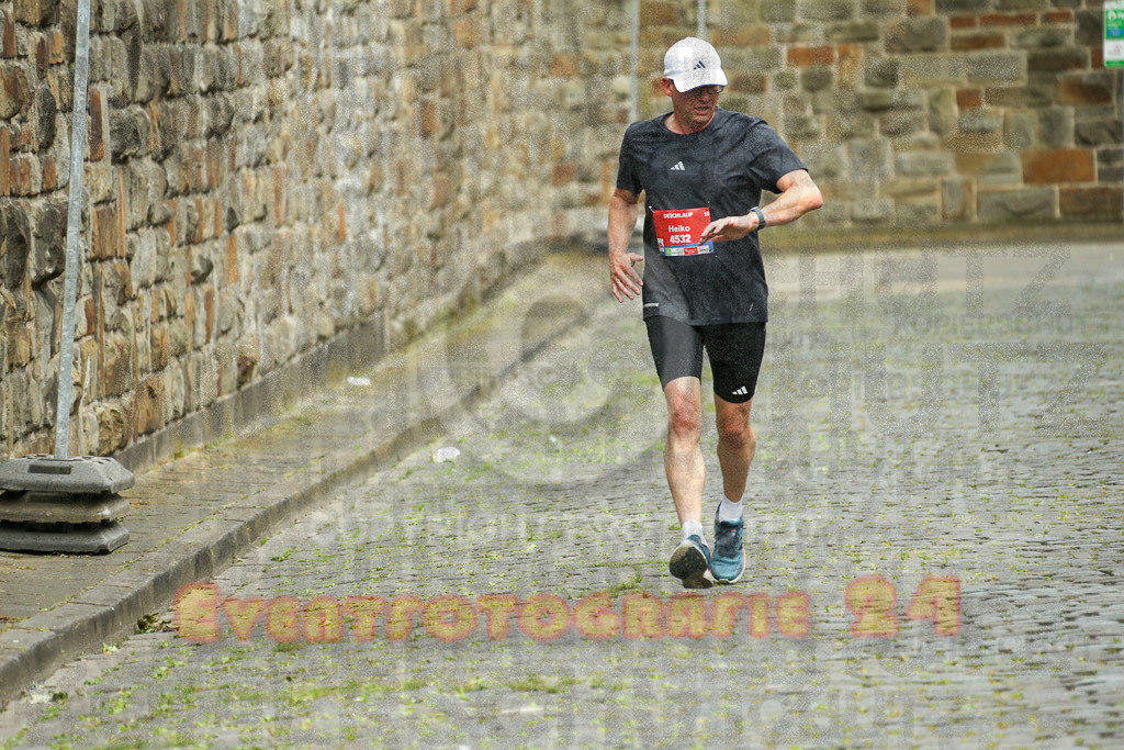 240614_1930_EX1_5605 | Sportfotografie im Rhein-Sieg Kreis, Köln, Bonn, NRW, Rheinland Pfalz, Hessen, etc. Unser Tätigkeitsfeld umfasst den Laufsport vom Volkslauf über den Marathon, Duathlon, Triathon bis zum Ultralauf wie Kölnpfad Ultra oder Schindertrail.