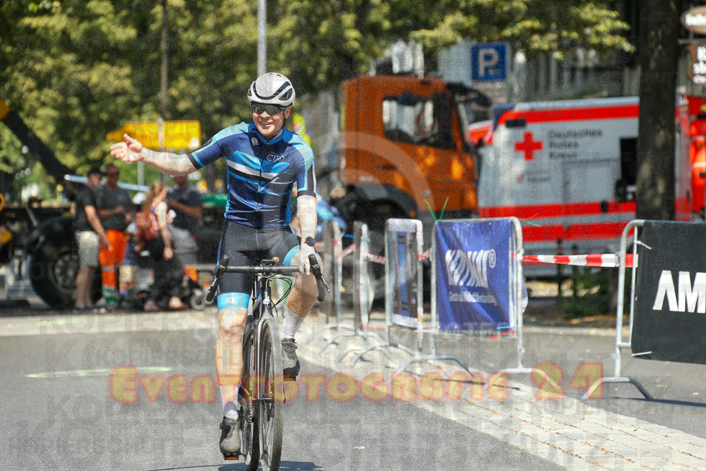 250621_1114_EX1_3526 | Sportfotografie im Rhein-Sieg Kreis, Köln, Bonn, NRW, Rheinland Pfalz, Hessen, etc. Unser Tätigkeitsfeld umfasst den Laufsport vom Volkslauf über den Marathon, Duathlon, Triathon bis zum Ultralauf wie Kölnpfad Ultra oder Schindertrail.