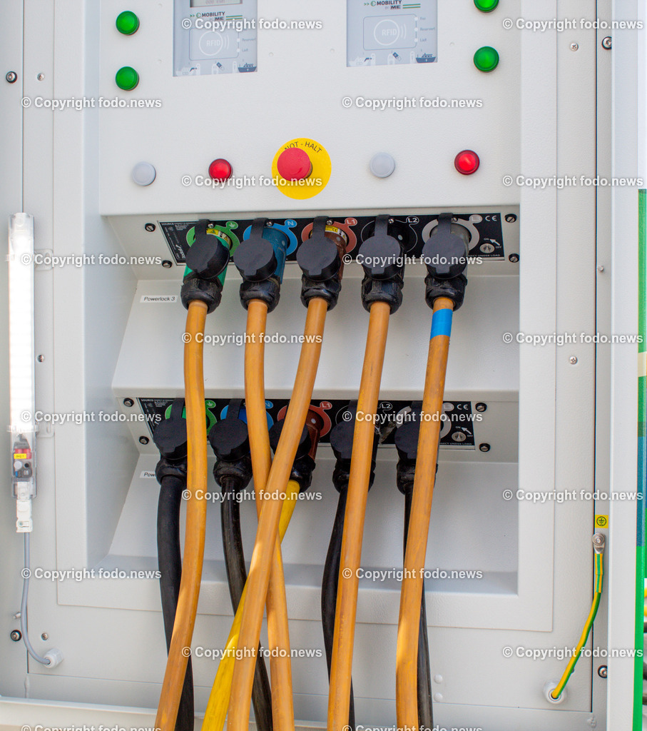 Linz AG_ Landstrom fuer Kabinenschiffe_ 09.04.2024-6 | 09.04.2024, Linz, AUT, Donaulaende, im Bild Linz AG, Landstrom fuer Kabinenschiffe, Stromversorgung, Verteiler, Stecker, Kabel, Kreuzfahrtschiffe, Tourismus, Donau, Anlegestelle