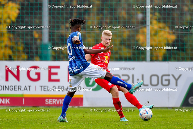 AUT, 2.Liga, FC Blau Weiss Linz vs FC Liefering | 29.10.2022, Hofmann Arena Linz, AUT, 2.Liga, FC Blau Weiss Linz vs FC Liefering, im Bild Paul Mensah (Blau Weiss Linz) vs Lukas Ibertsberger (Liefering)


// Admiral 2. Liga Match between FC Blau Weiss Linz and FC Liefering in Linz, Austria on 2022/10/29
