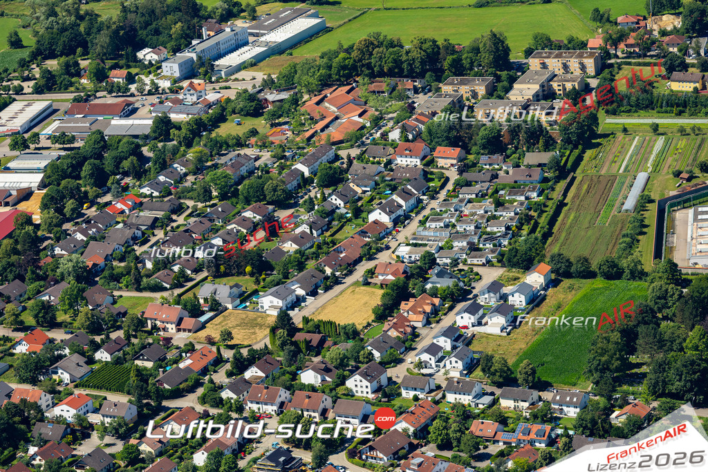 Das Luftbild der Stadt Aichach wurde 2022 vom Flugzeug heraus erstellt (keine Drohnen-Aufnahmen) Aufnahmehöhe ca.450 Meter- hohe Bildauflösung und Druck-Qualität. Garantiert!