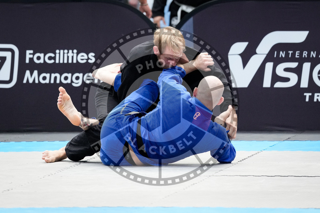20250920PBB0427 | Athletes compete during the AJP Tour Hamburg International Jiu-Jitsu Championship, on September 20, 2025 in Hamburg, Germany. © Chiara Dazi / photoblackbelt