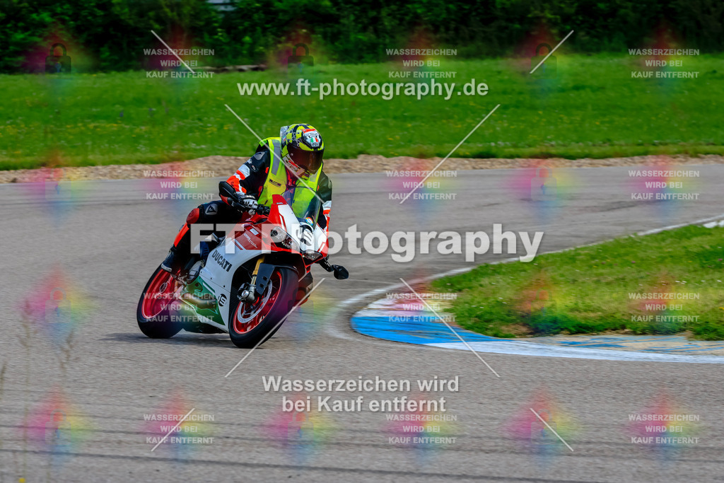 MotoTeam-9173 | Hier findet Ihr Bilder von Touristenfahrten auf der Nürburgring Nordschleife oder von anderen Veranstaltungen die ich besucht habe. Viel Spass beim Durch Schauen 