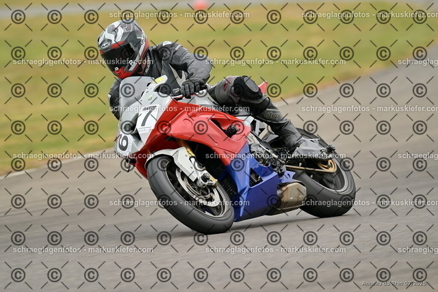 25bt05-1400 | markuskiefer.com - Realisiert mit Pictrs.com