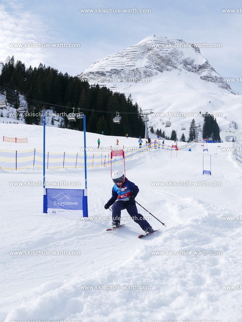 Lara (2) | Photos von der Skischule Warth - Realisiert mit Pictrs.com