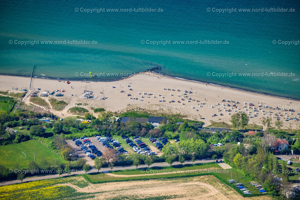 Surendorf_Surendorfer_Strand_ELS_0491010524 | SURENDORF 01.05.2024 Küsten- Landschaft am Sandstrand der Ostsee in Surendorf im Bundesland Schleswig-Holstein, Deutschland. // Coastline on the sandy beach of Baltic Sea in Surendorf in the state Schleswig-Holstein, Germany. Foto: Martin Elsen