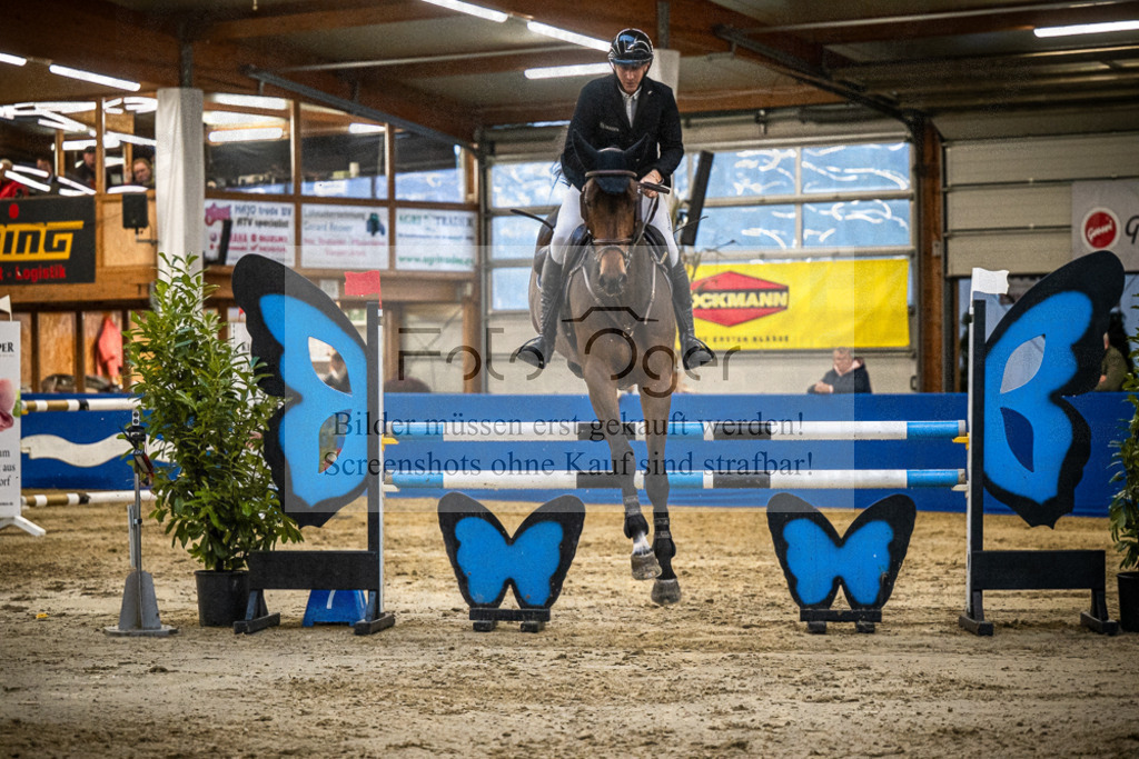 DOS_B993 | Entdecke hochwertige Reitturnierfotos von Foto Oger. Professionell, emotional und authentisch – jetzt Lieblingsmomente im Shop bestellen.Deutschlandweite Turnierfotografie. - Realisiert mit Pictrs.com