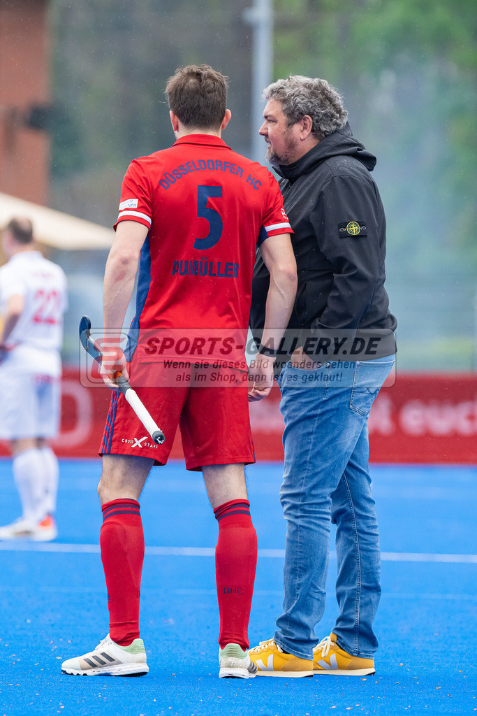 HK_20230422_107117 | 1. Bundesliga Herren Crefelder HTC - Düsseldorfer HC am 22.4.2023 Krefelder HTC ( CHTC ), Krefeld , Mark Spieker ( trainer Düsseldorfer HC ) , Aumüller Leon ( Düsseldorfer HC #5 )