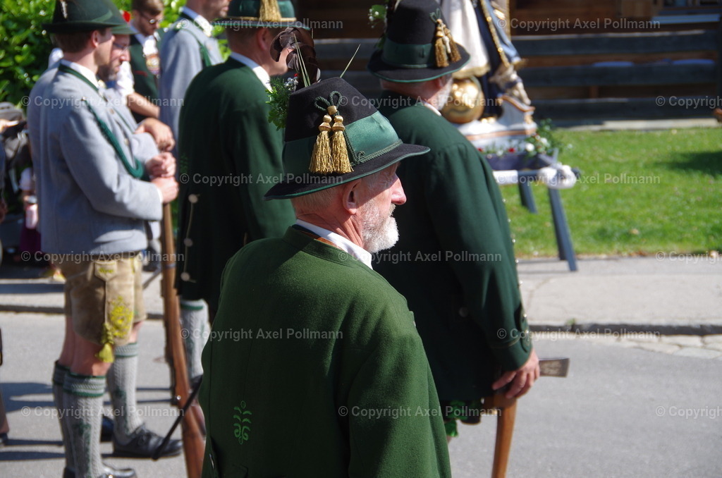 IMGP3578 | fotografiert von Axel PollmannLeonhardi Wallfahrt Benediktbeuern und Murnau, Fronleichnam, Fasching, Landschaft im Loisachtal und Benediktbeuern  - Realisiert mit Pictrs.com
