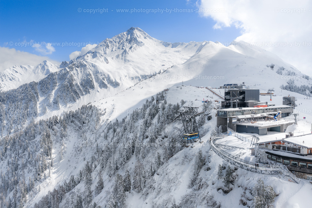  Ahornbahn Mayrhofen Winter copyright  Thomas Pfister-2 | PHOTOGRAPHY BY THOMAS PFISTER