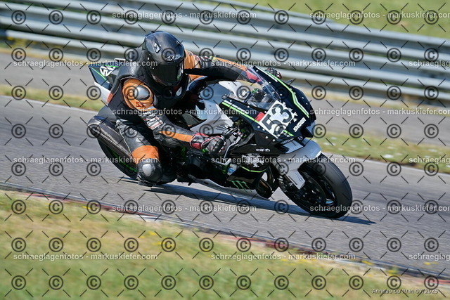 25bt04-0113 | markuskiefer.com - Realisiert mit Pictrs.com
