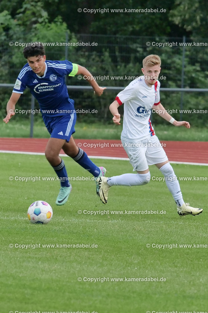 Fußball : Testspiel : SuS 09 Dinslaken - Schalke 04 U 19 am 25.07.2024 | Foto : Jochen Emde / www.kameradabei.de - Realisiert mit Pictrs.com