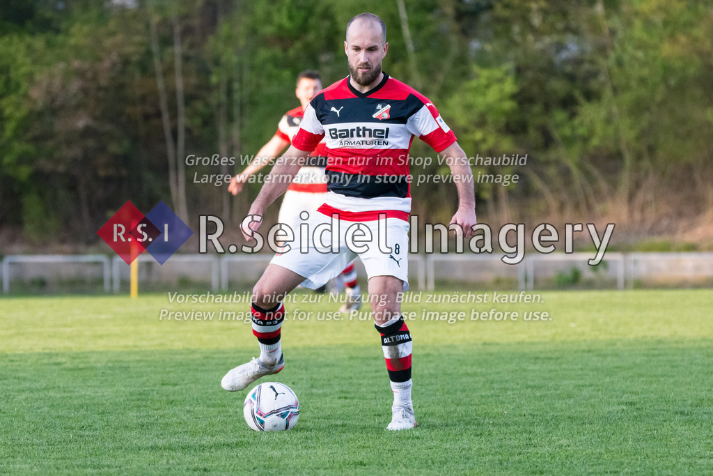 Fußball, Saison 2021/22, LOTTO-Pokal, Lohbrügge - Altona 93, Binnenfeldredder (Hamburg), 26.04.2022, Viertelfinale | Marco Heskamp (#8, AFC)