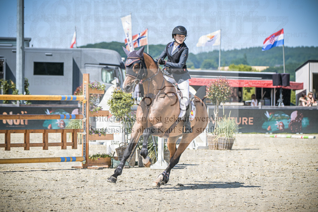 DOS_6110 | Entdecke hochwertige Reitturnierfotos von Foto Oger. Professionell, emotional und authentisch – jetzt Lieblingsmomente im Shop bestellen.Deutschlandweite Turnierfotografie. - Realisiert mit Pictrs.com