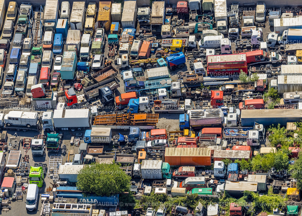 Muelheim230704044-2 | Luftbild, LKW Schrottplatz Hänflingstraße, Heißen - Mitte, Mülheim an der Ruhr, Ruhrgebiet, Nordrhein-Westfalen, Deutschland