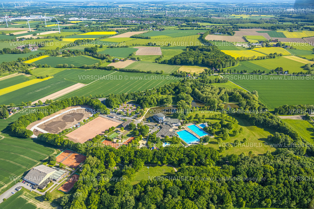 Hamm250500961 | Luftbild, Freibad Selbachpark am Hotel Selbachpark, Selbachpark Sportanlagen Renovierung und Sanierung, Fernsicht mit Wiesen und Feldern, Stadtbezirk Pelkum, Hamm, Ruhrgebiet, Nordrhein-Westfalen, Deutschland