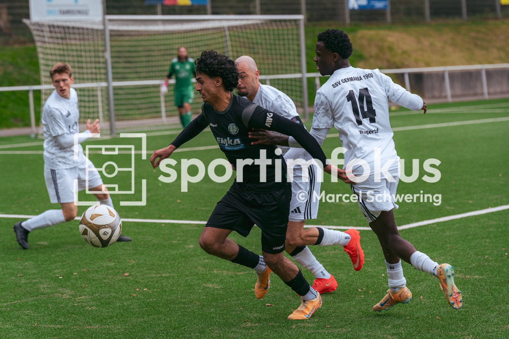 SSV Germania Wuppertal – Cronenberger SC | Mohamed Bouaasria (97, Cronenberger SC) am Ball. Bezirksliga Niederrhein, Gruppe 2: SSV Germania Wuppertal gegen Cronenberger SC, Wuppertal, 11.10.2026. Endstand: 1:4. sportimfokus / Marcel Schwering - Realisiert mit Pictrs.com