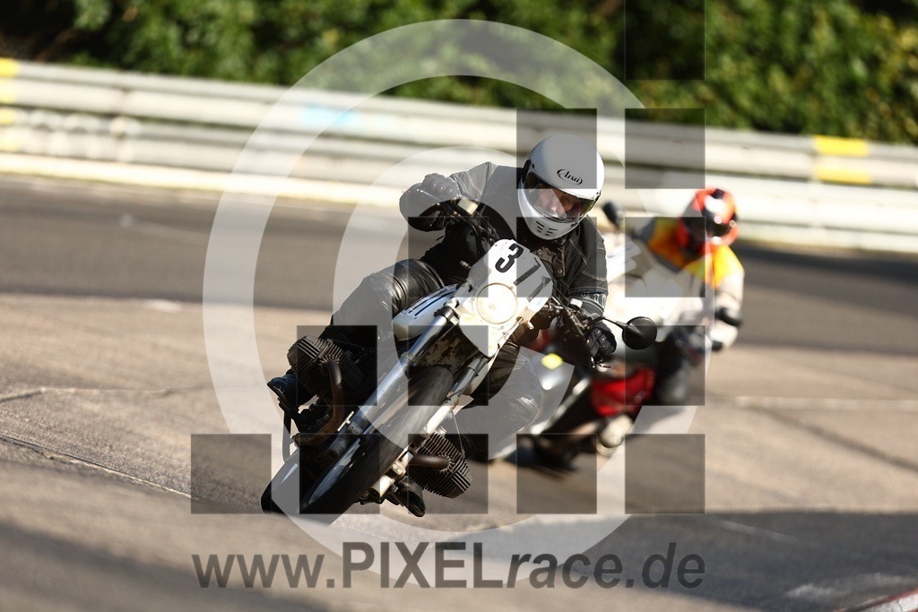 0371-20250813_00389 | Schöne Erinnerungen an spannende Momente - das festzuhalten ist unser Job. PIXELrace.de ist seit 2003 auf den Rennstrecken Europas unterwegs um die Action draußen beim Fahren und die wunderbare Stimmung imm Fahrerlager für euch einzufangen.