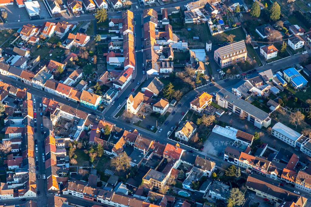 Luftbild: Evangelische Kirchengemeinde Philippsburg in Philippsburg im Bundesland Baden-Württemberg in Deutschland. Foto: IMG_130857.jpg vom 09.03.2022 durch Werner Riehm/FLY-FOTO.deEVKI-PH.DE