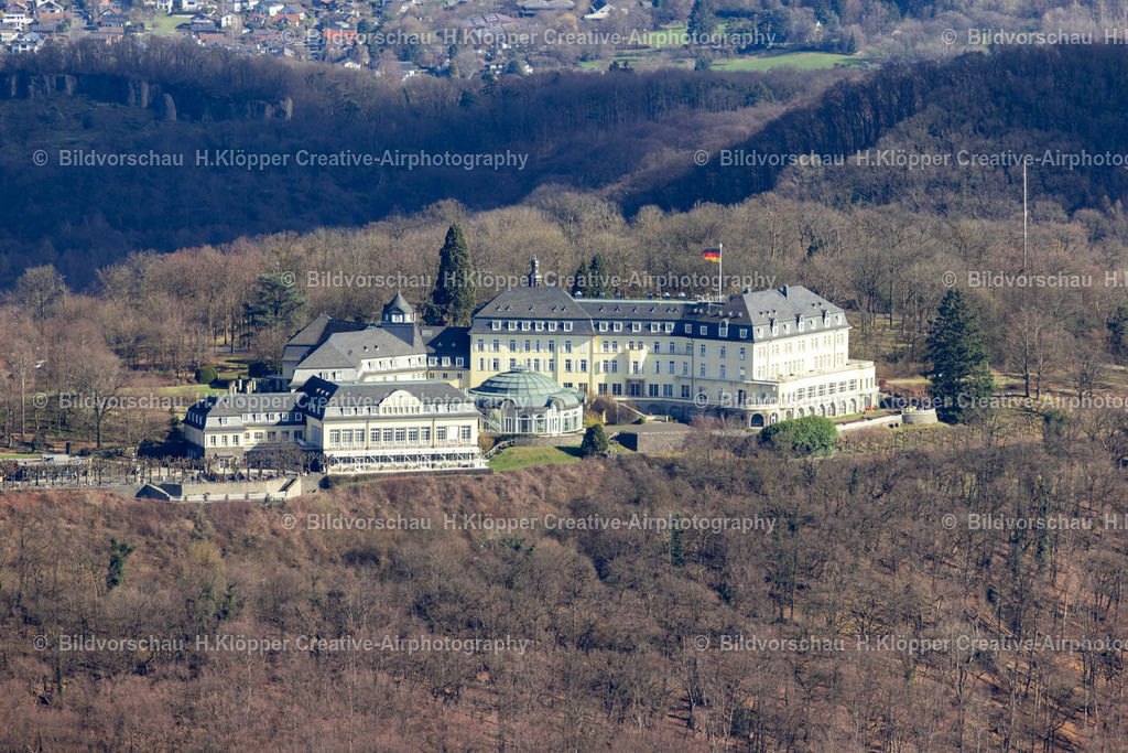 Luftbilder Königswinter-0083 | Luftbildfotografie Gebäudekomplex der Hotelanlage Steigenberger Grandhotel &amp; Spa Petersberg in Königswinter im Bundesland Nordrhein-Westfalen, Deutschland. - Realisiert mit Pictrs.com