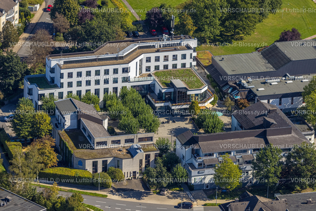 Finnentrop230908625 | Luftbild, Rathaus, Polizeiwache, Am Markt, Finnentrop, Sauerland, Nordrhein-Westfalen, Deutschland