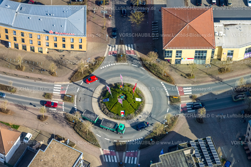 Selm260307130 | Luftbild, Kreisel Kreisverkehr Kreisstraße Botzlarstraße mit Fahnen, Beifang, Selm, Münsterland, Nordrhein-Westfalen, Deutschland