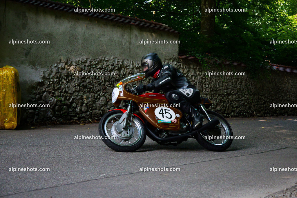 P1015404 | Erleben Sie atemberaubende, hochqualitative Fotos Ihrer Fahrt entlang der malerischen Alpenstraßen. Besuchen Sie alpineshots.com, um professionelle Aufnahmen Ihrer unvergesslichen Reise zu finden und zu kaufen - Realisiert mit Pictrs.com