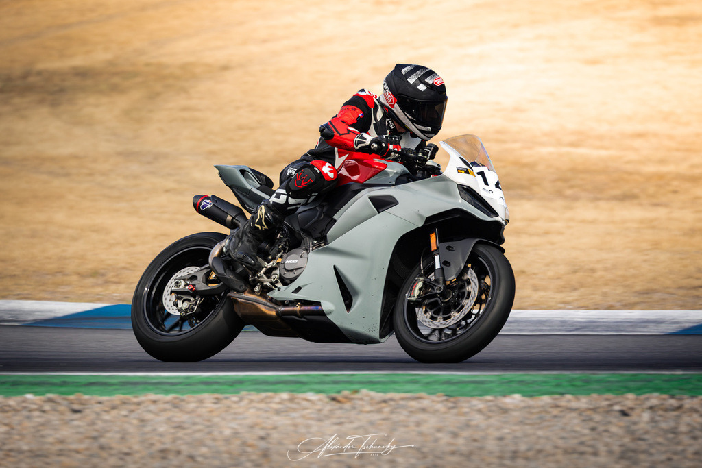 Ducati Trackday Hockenheimring 2026 | Entdecken Sie die faszinierende Welt von Alexander Tschuncky Arts: Kreative Fotografie, atemberaubende Automobilkunst und hochwertiger Bilderdruck. Lassen Sie sich inspirieren! - Realisiert mit Pictrs.com