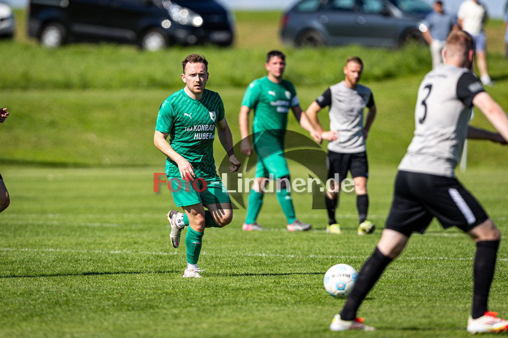 SV Haunshofen gegen ASV Gerentsried | Fußball Herren Kreisklasse Gruppe 3 Zugspitze 2024/25, SV Haunshofen gegen ASV Gerentsried, 20250531,Christian SCHUSTER (SV Haunshofen 10) in Aktion,2025-05-31 in Haunshofen (Sportplatz Haunshofen), Christian SCHUSTER (SV Haunshofen 10)Copyright: WolfgangxLindner www.foto-lindner.de