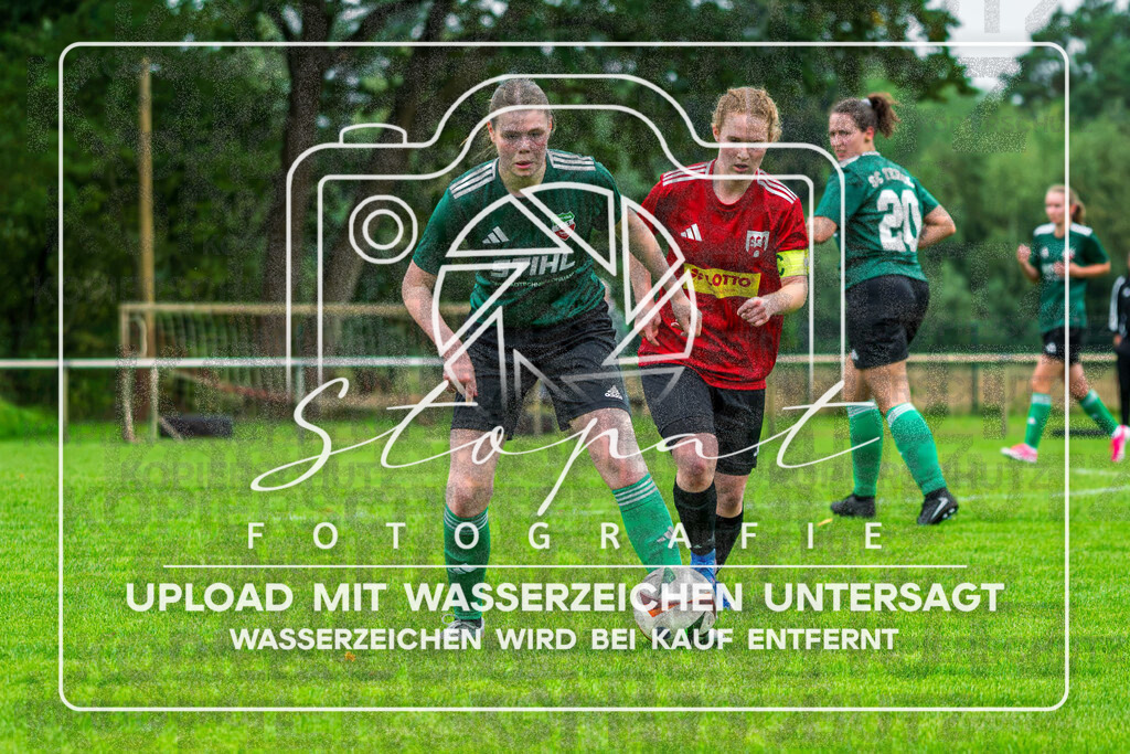 260919-MTVSCT-0025 | v.l. Lina Hebenbrock (SC Tewel #9), Vanessa Olk (MTV Soltau #14); Kreisliga Damen ROW - MTV Soltau vs. SC Tewel am 19.09.2026 in Sportpark Ost, Soltau - Realisiert mit Pictrs.com