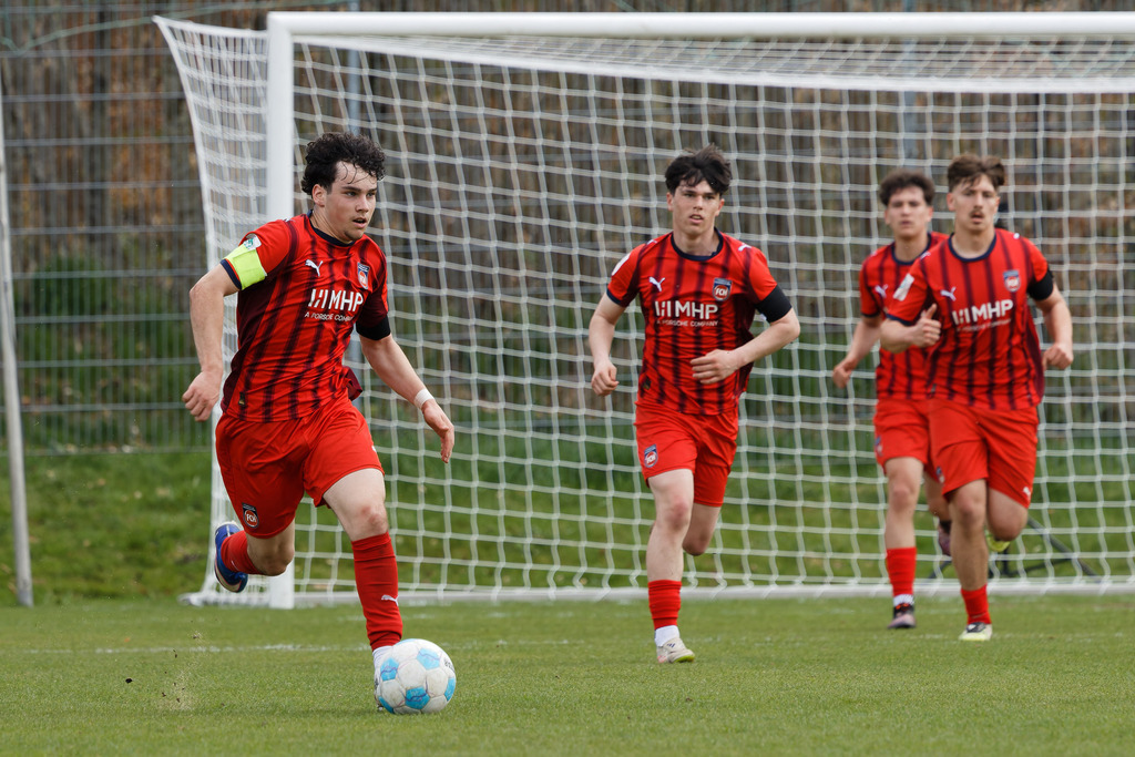 FCHOFK_260418_6-118 | 1.FC Heidenheim 1846 vs. Offenbacher Kickers, Fußball, U17, B-Junioren, NWL, U17-DFB-Nachwusliga, 2025/2026, 10. Spieltag, 18.04.2026 in Heidenheim, Walter-Birkhold-Jugendstadion (Foto: Michael Bulling) - Realisiert mit Pictrs.com