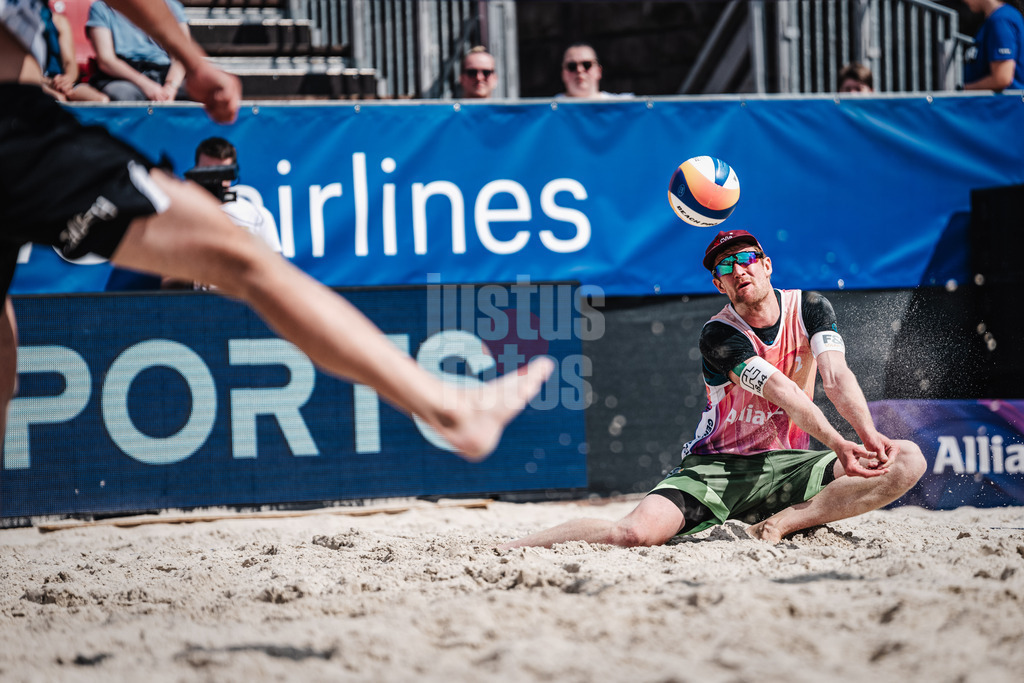 Beachvolleyball | Männer | German Beach Tour 2024 | Tourstop Düsseldorf | 18.05.2024 | Yannick Harms bei der Balldefensive