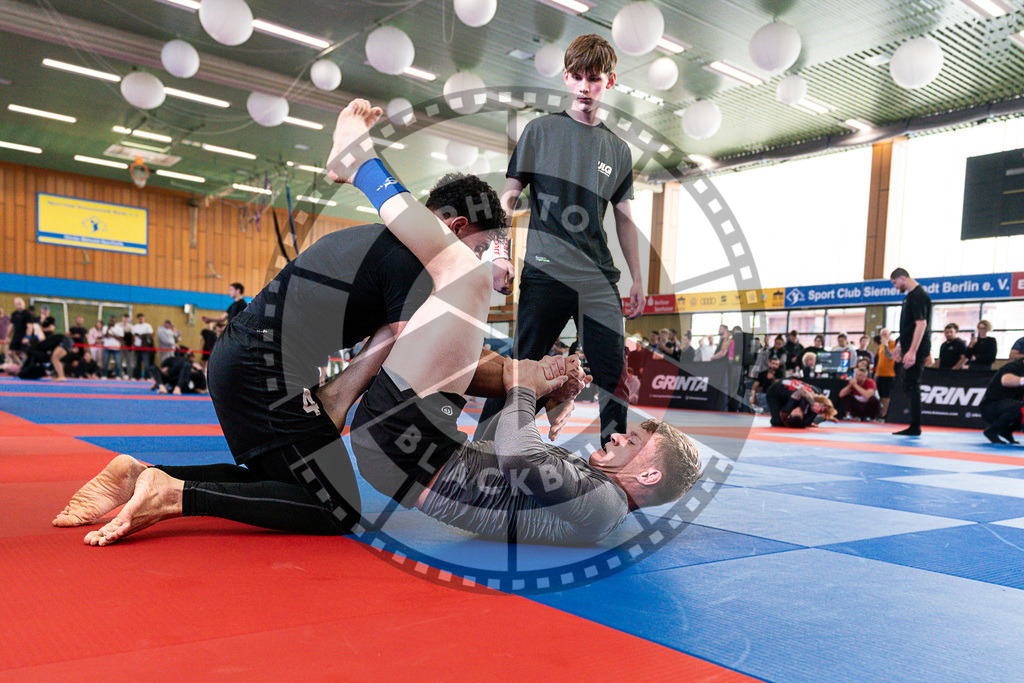 20250510PBB3679 | Athletes compete during the JJLG Berlin Open Jiu-Jitsu Championship on May 10, 2025 in Berlin, Germany. © Chiara Dazi / photoblackbelt