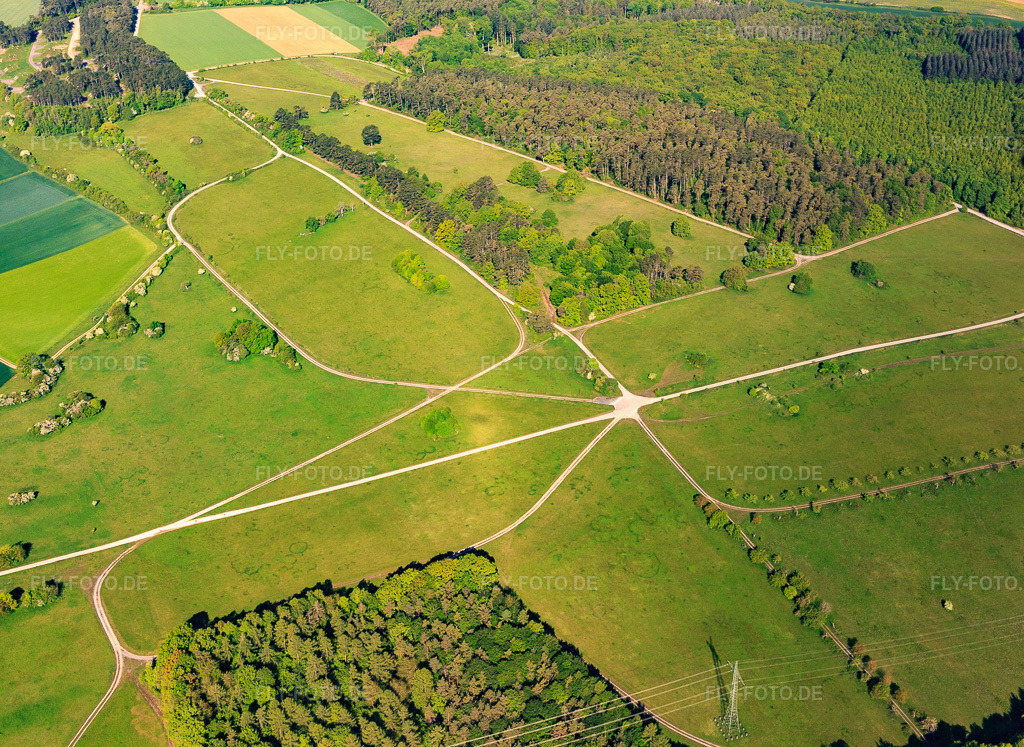 Luftbild: Naturschutzgebiet Brachenleite bei Tauberbischofsheim in Tauberbischofsheim im Bundesland Baden-Württemberg in Deutschland. Foto: IMG_146552.jpg vom 10.05.2025 durch Werner Riehm/FLY-FOTO.deBRACHENLEITE.INFO