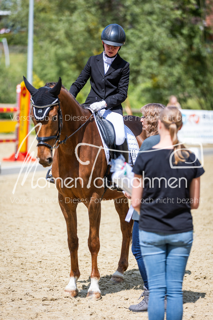 Donop24-EDre-059 | MomenTaufnahmen Pferdesportfotos