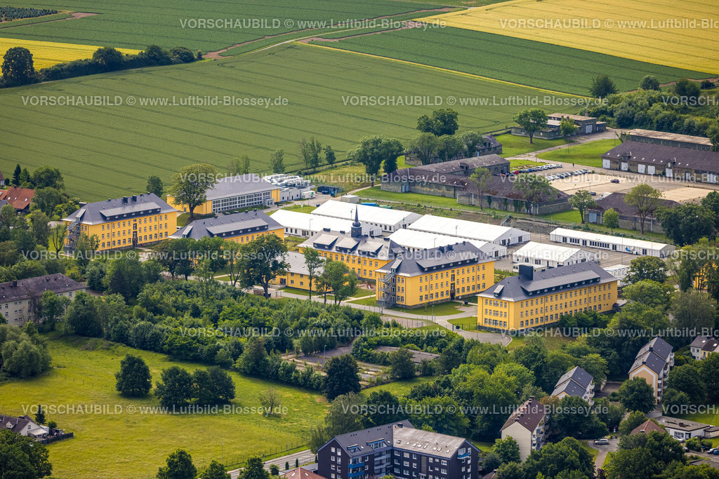 Soest220600514 | Luftbild, ehemalige Kanaal van Wessem Kaserne, Wohnanlage und Flüchtlingsunterkunft, Soest, Soester Boerde, Nordrhein-Westfalen, Deutschland
