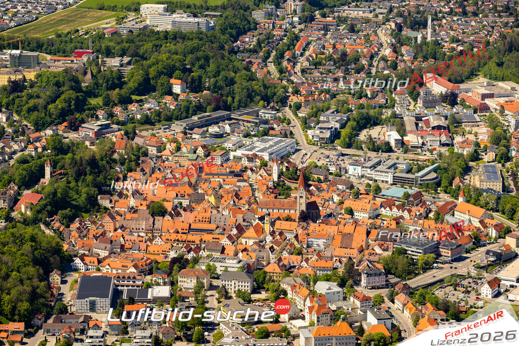 Das Luftbild zeigt :  Kaufbeuren - Die Luftaufnahme wurde 2024 vom UL-Flugzeug aus erstellt ( keine Drohne ) - Hochauflösende Luftaufnahme - Für grossformatige Ausdrucke geeignet. Die Geschenkidee !Mit Lizenz und Bildrechte bestellbar