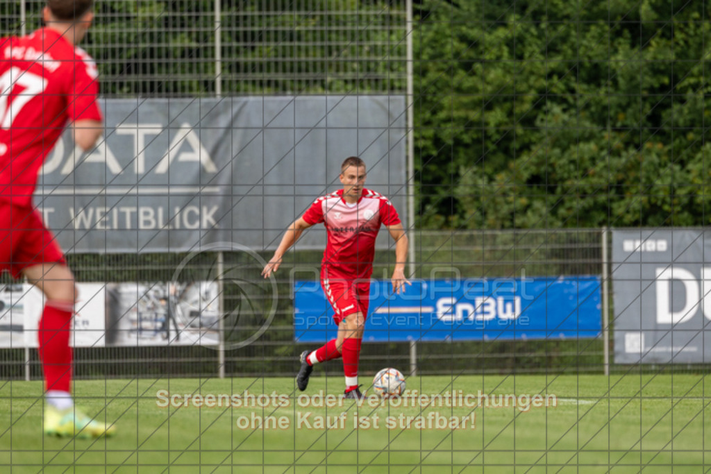 20250616_185050_0304 | #,  TV Eybach (weiß) vs. 1.FC Donzdorf II (rot), Fussball, Entscheidungsspiel 3 in Kreisliga A3 - Bezirk Neckar/Fils, Saison 2024/2025, Rasensportplatz, Staufenecker Str. 41, 73084 Salach, 16.06.2025 - 18:30 Uhr,Foto: PhotoPeet-Sportfotografie/Peter Harich